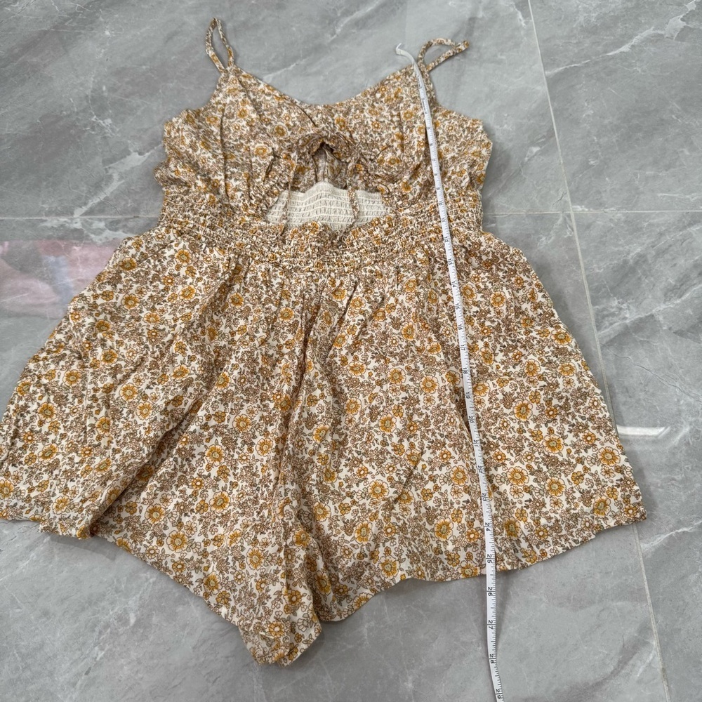 Women’s American Eagle AE Front Cut-Out Floral Spaghetti Strap Romper Size Large - Picture 16 of 16